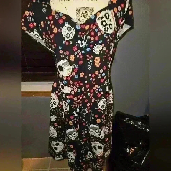 Skull Dress Size XXL - Picture 1 of 8